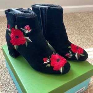 Kate Spade black suede floral embroidered booties- size 7.5M
